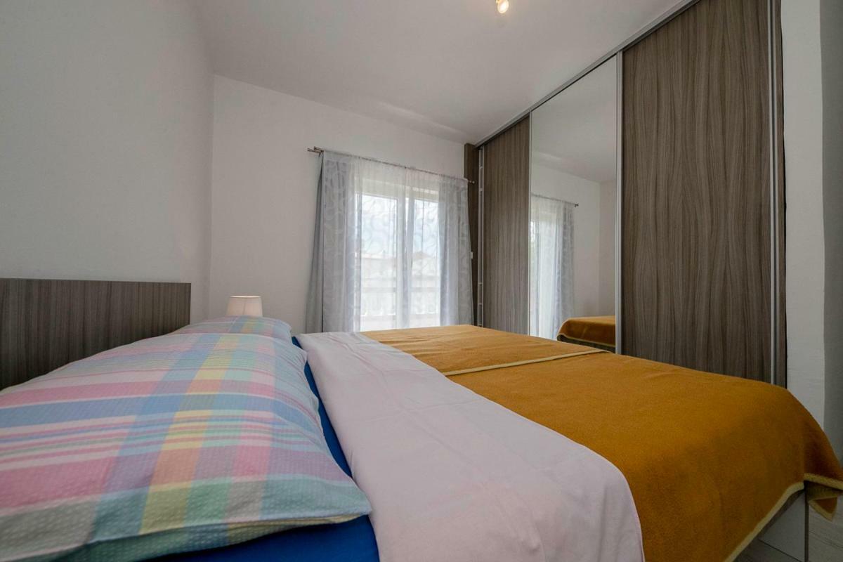 Apartman Jasmina Banjol Kültér fotó